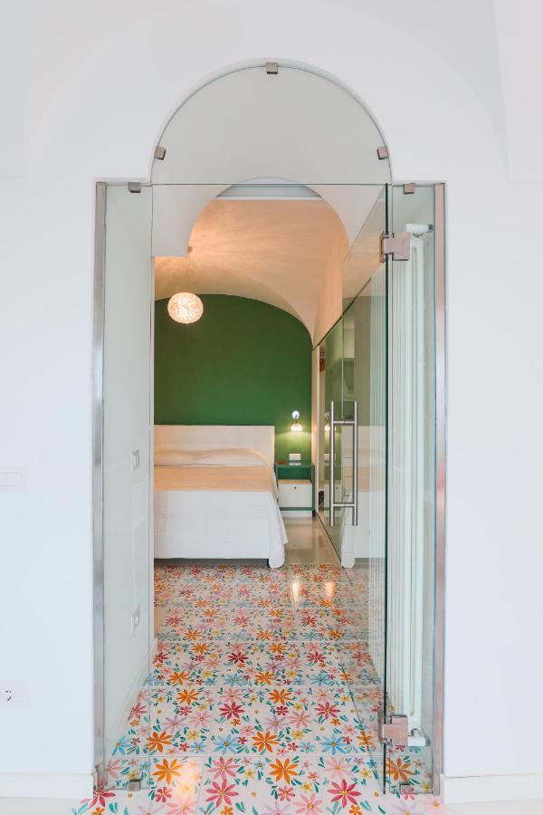 The Lodge Scala Luaran gambar